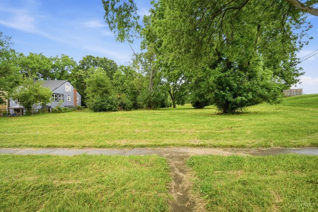 1143 Towne Street, Cincinnati, OH 45216