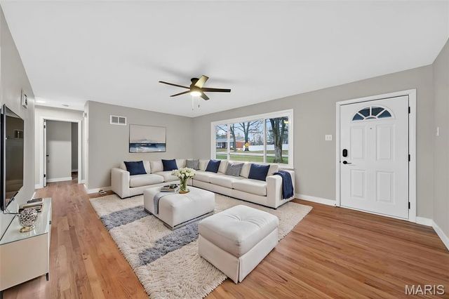 67 Strecker Road, Ellisville, MO 63011