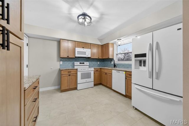 67 Strecker Road, Ellisville, MO 63011