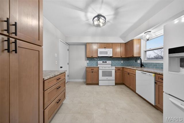 67 Strecker Road, Ellisville, MO 63011