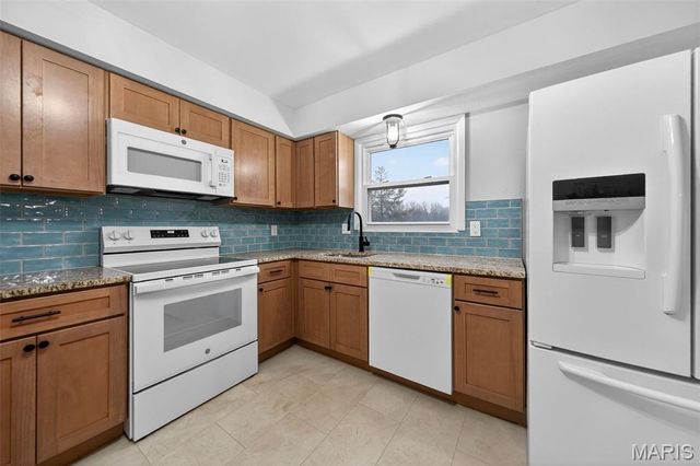 67 Strecker Road, Ellisville, MO 63011