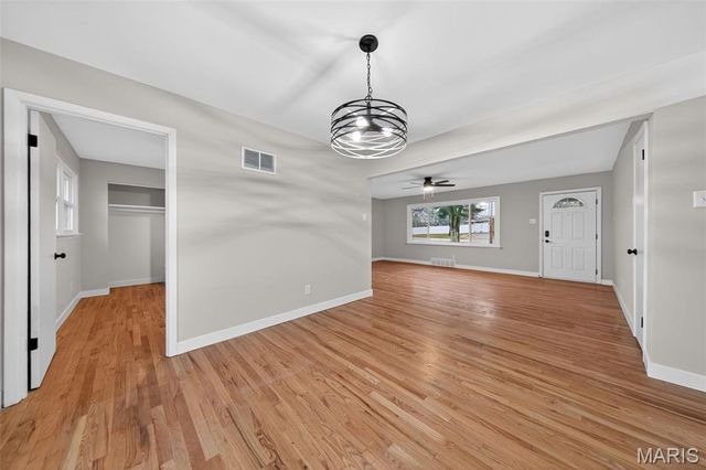 67 Strecker Road, Ellisville, MO 63011