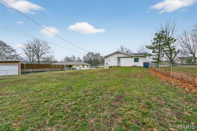 67 Strecker Road, Ellisville, MO 63011