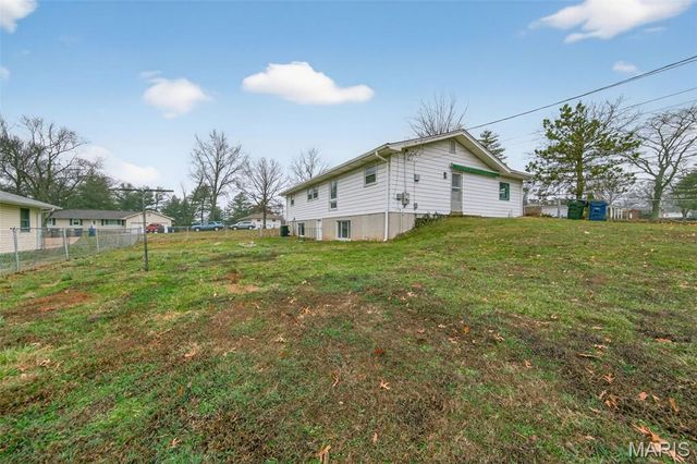 67 Strecker Road, Ellisville, MO 63011