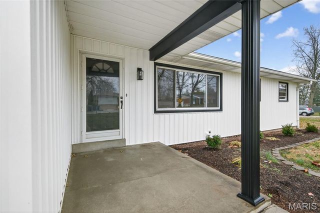 67 Strecker Road, Ellisville, MO 63011