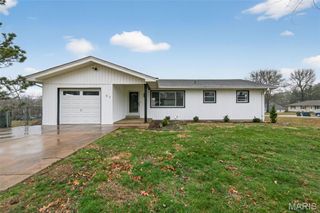 67 Strecker Road, Ellisville, MO 63011