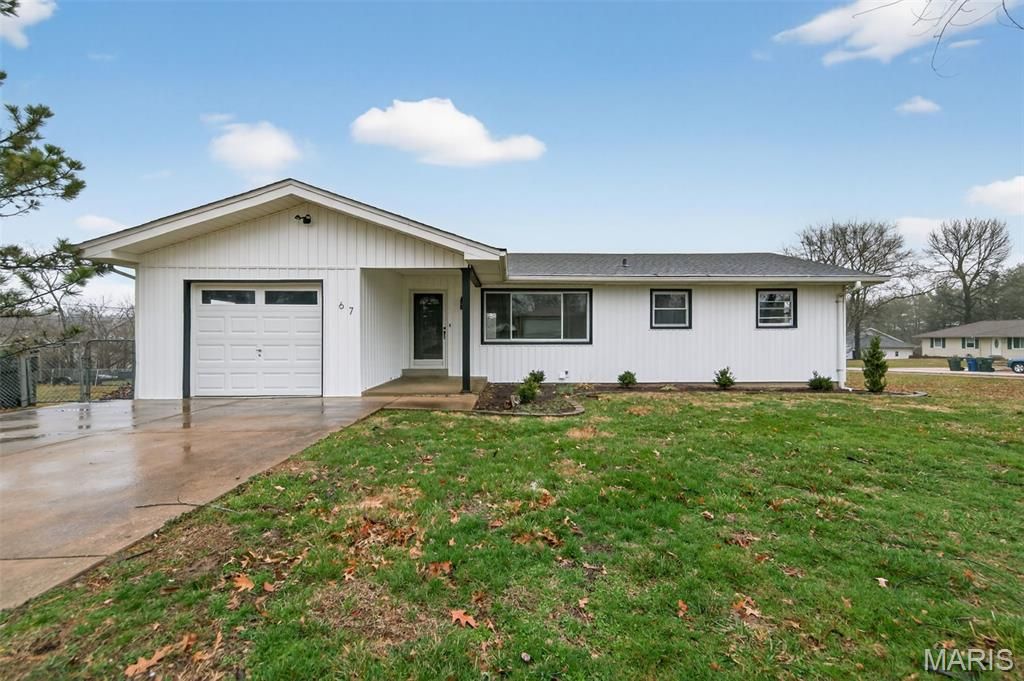 67 Strecker Road, Ellisville, MO 63011