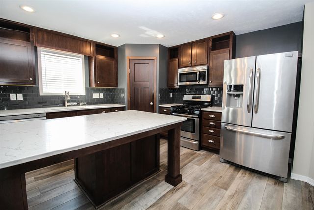 7237 White Oak Circle, Portage, MI 49002