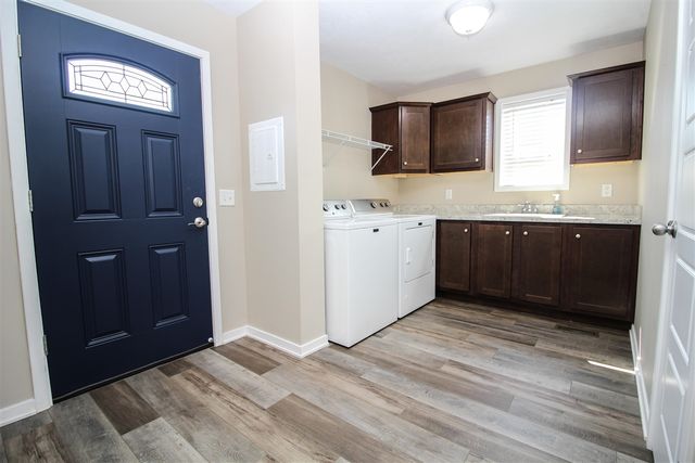 7237 White Oak Circle, Portage, MI 49002