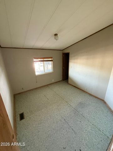 401 E QUEEN CREEK Drive, Queen Valley, AZ 85118