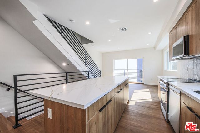 2129 Aaron Street, Los Angeles, CA 90026