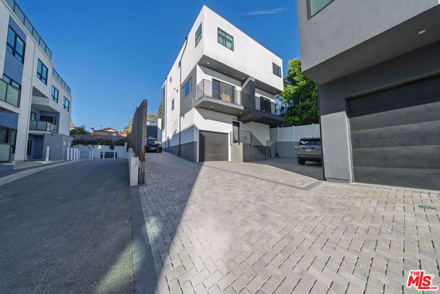 2129 Aaron Street, Los Angeles, CA 90026