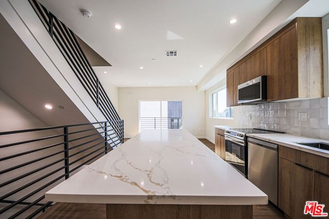 2129 Aaron Street, Los Angeles, CA 90026