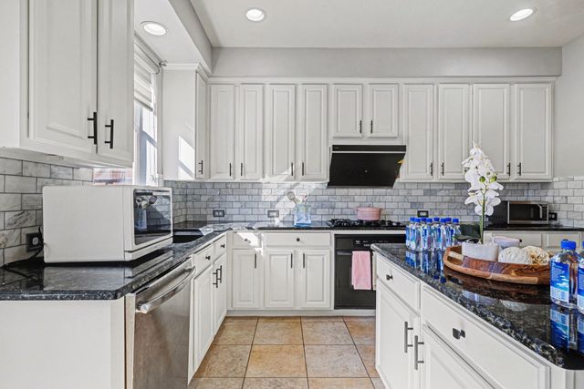 8234 Robertson Drive, Frisco, TX 75036