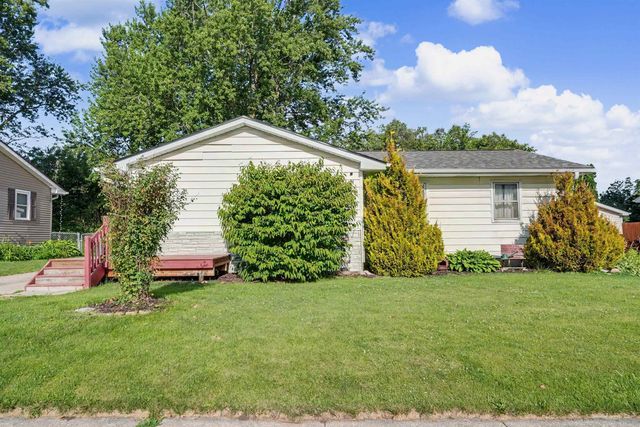 3715 Knoll Ridge Drive, Cedar Falls, IA 50613