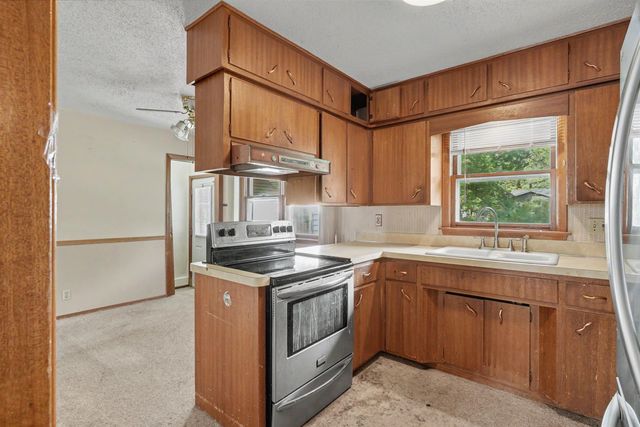 3715 Knoll Ridge Drive, Cedar Falls, IA 50613