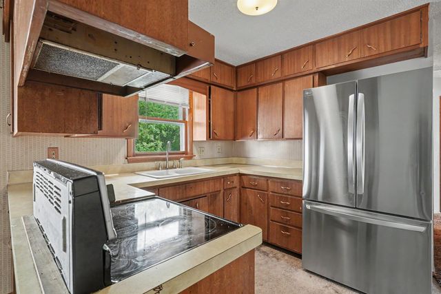 3715 Knoll Ridge Drive, Cedar Falls, IA 50613