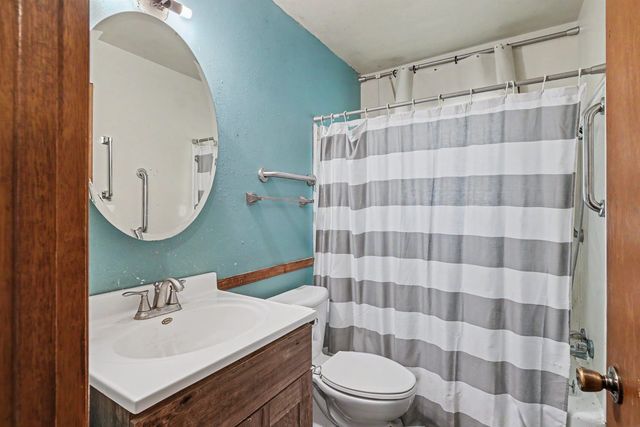 3715 Knoll Ridge Drive, Cedar Falls, IA 50613