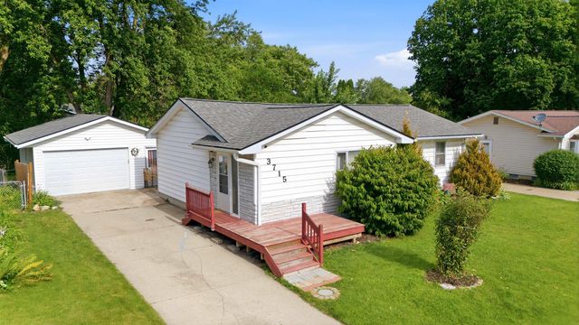 3715 Knoll Ridge Drive, Cedar Falls, IA 50613
