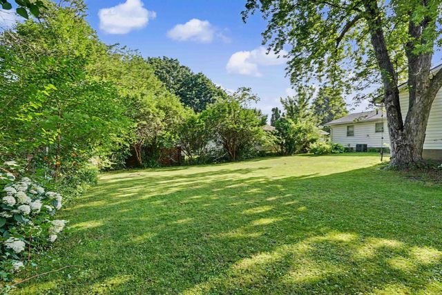 3715 Knoll Ridge Drive, Cedar Falls, IA 50613