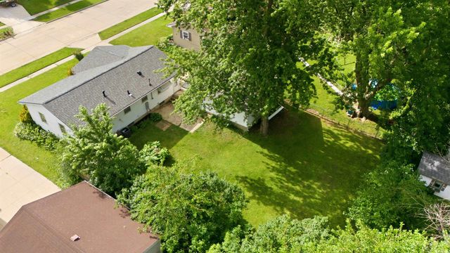 3715 Knoll Ridge Drive, Cedar Falls, IA 50613