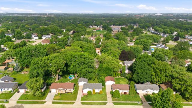 3715 Knoll Ridge Drive, Cedar Falls, IA 50613