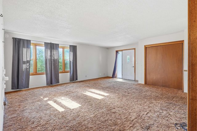 3715 Knoll Ridge Drive, Cedar Falls, IA 50613