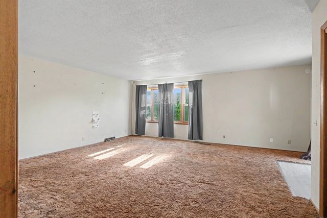 3715 Knoll Ridge Drive, Cedar Falls, IA 50613