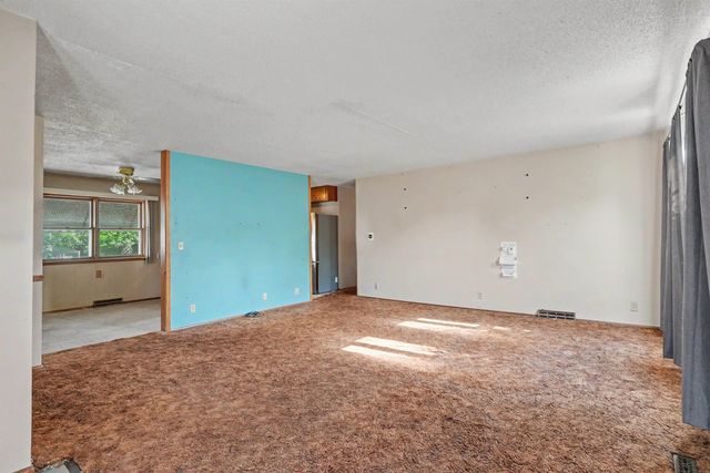3715 Knoll Ridge Drive, Cedar Falls, IA 50613