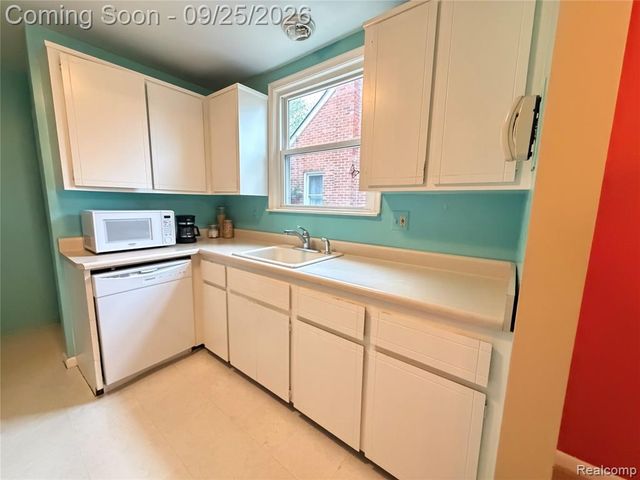 23835 Hollander Street, Dearborn, MI 48128