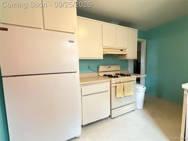 23835 Hollander Street, Dearborn, MI 48128