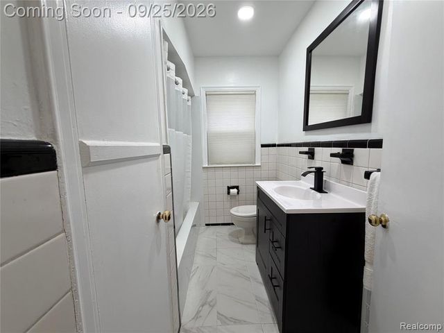 23835 Hollander Street, Dearborn, MI 48128