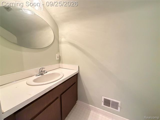 23835 Hollander Street, Dearborn, MI 48128