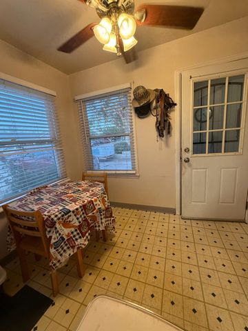 441 W Stanley Avenue, Reedley, CA 93654