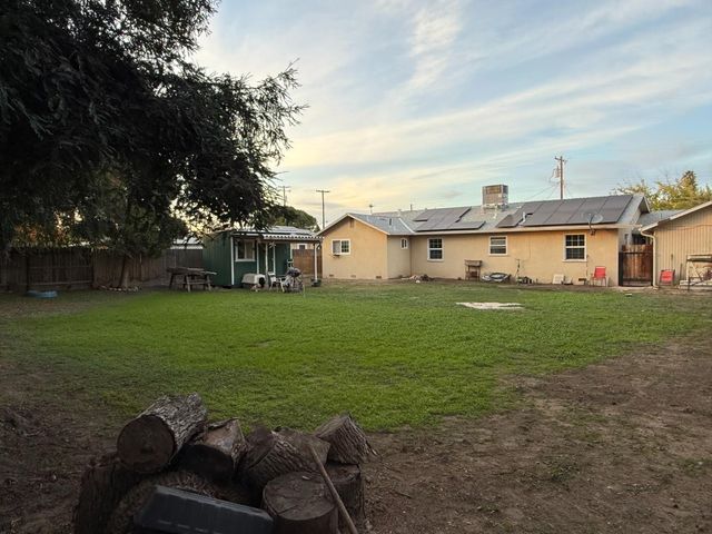 441 W Stanley Avenue, Reedley, CA 93654