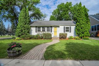 921 16th Street S, Fargo, ND 58103