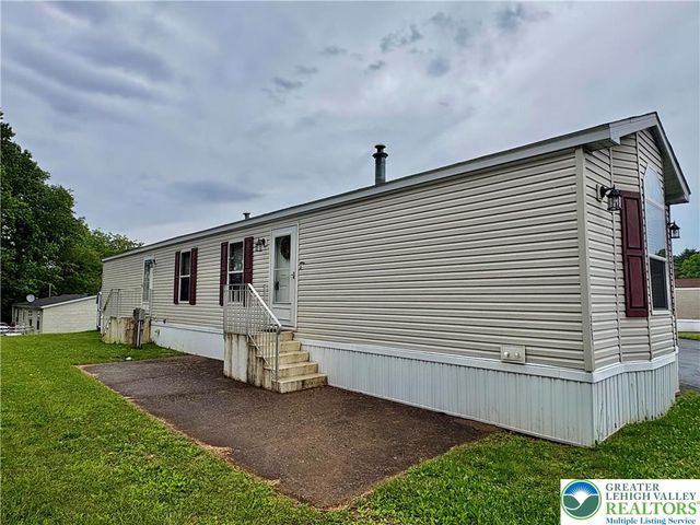 3267 2nd Avenue, North Whitehall Twp, PA 18069