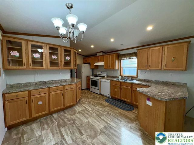 3267 2nd Avenue, North Whitehall Twp, PA 18069