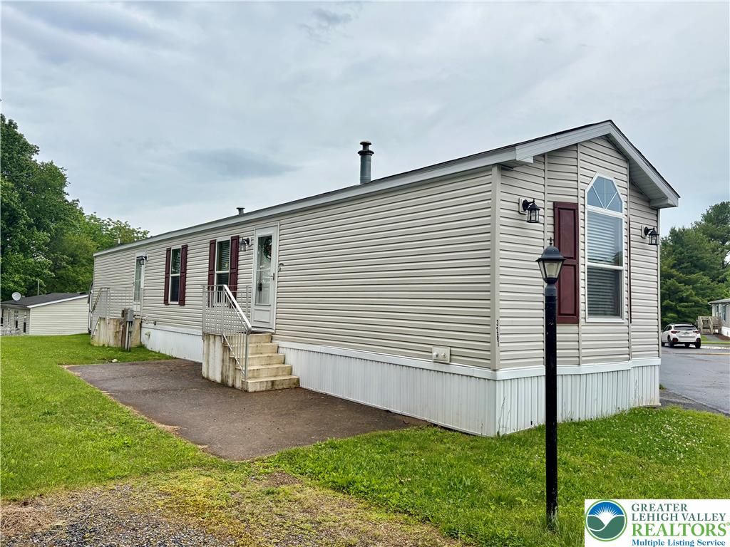 3267 2nd Avenue, North Whitehall Twp, PA 18069