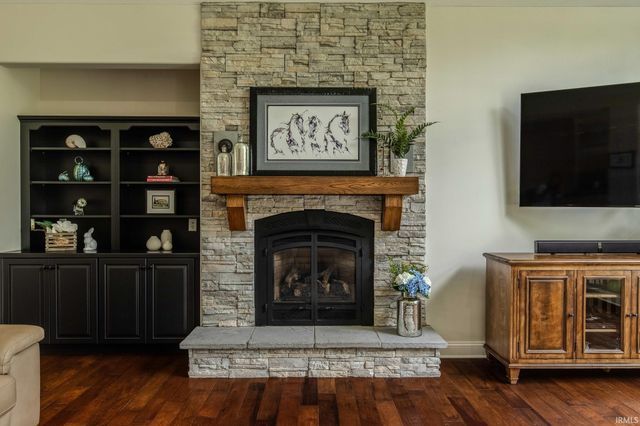 29591 Lakefield Court, Elkhart, IN 46514