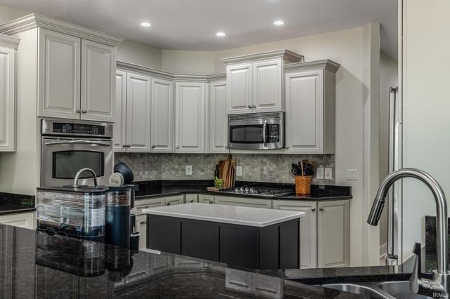 29591 Lakefield Court, Elkhart, IN 46514