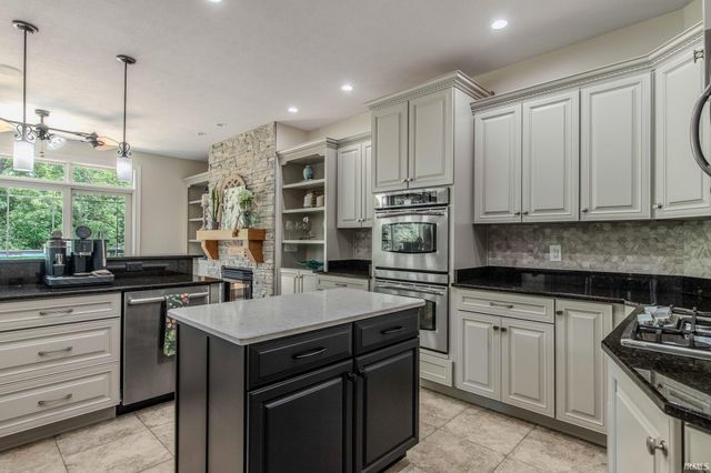 29591 Lakefield Court, Elkhart, IN 46514