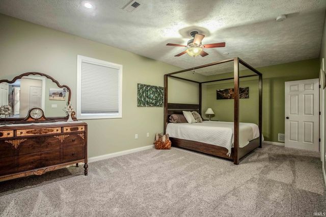 29591 Lakefield Court, Elkhart, IN 46514