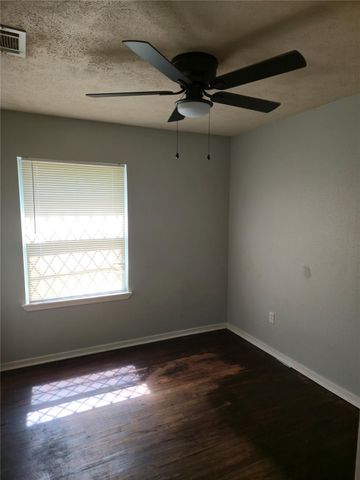 5203 Pensdale Street, Houston, TX 77033