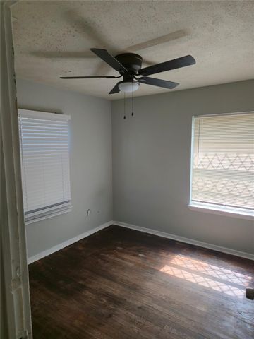 5203 Pensdale Street, Houston, TX 77033