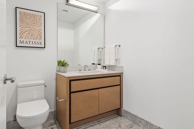 100 Lovejoy Wharf PH2A, Boston, MA 02114