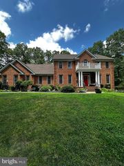 8801 GENERAL COUCHS CT, Fredericksburg, VA 22407