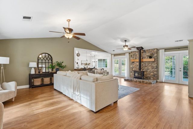 33515 River Knolls Lane, Coarsegold, CA 93614