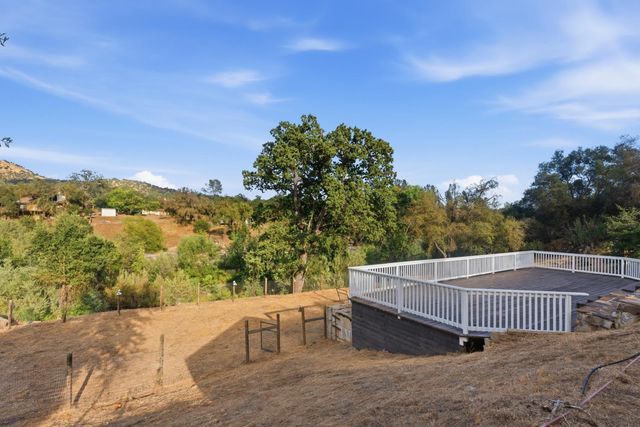 33515 River Knolls Lane, Coarsegold, CA 93614