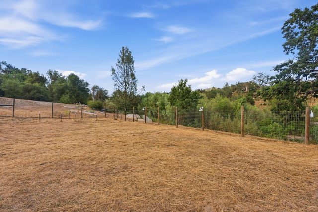 33515 River Knolls Lane, Coarsegold, CA 93614